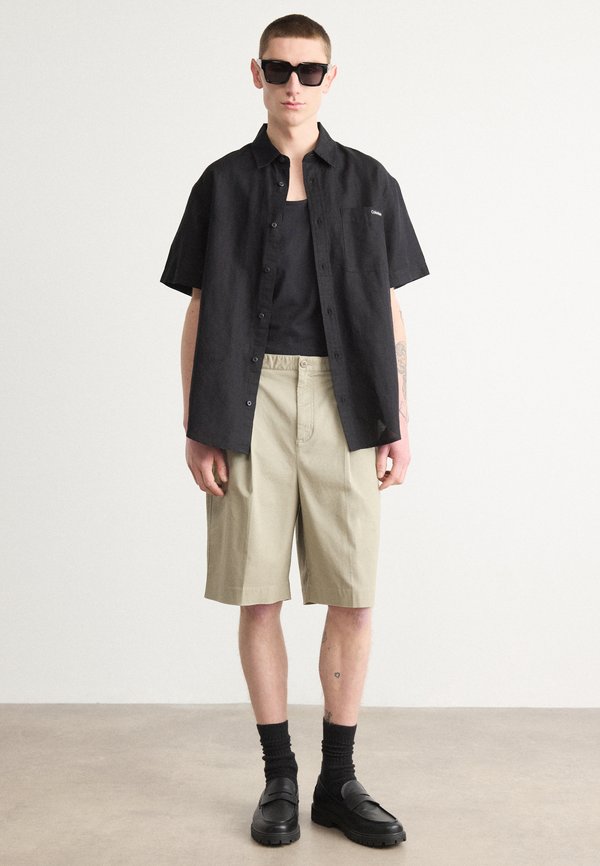 BERMUDA - Shorts - laurel oak3