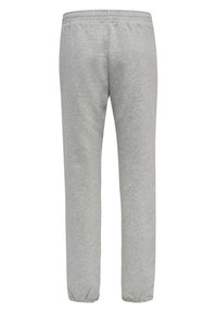 Grijze sweatpants van zacht materiaal, met een elastische tailleband en taps toelopende enkelboorden. De achterkant toont een eenvoudig ontwerp zonder zakken.