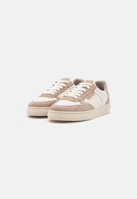 Tamaris Tenisice - taupe