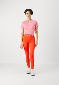 adidas Performance AEROREADY TRAIN ESSENTIALS  - Sportska majica - bliss pink/white
