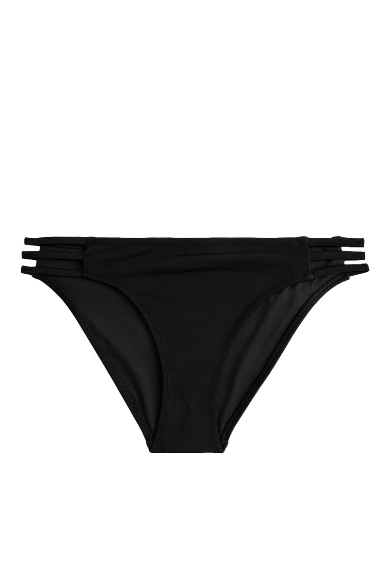 Parte inferior de bikini negra con una textura suave, piernas de corte alto y tres cintas laterales delgadas como detalle de diseño.