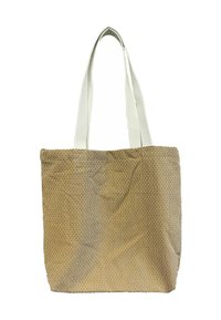 Smeđa torba za nošenje uzoraka s kremastim ručkama. Materijal je teksturiran, sadrži vertikalne linije različitih širina. Dizajn s otvorenim vrhom.