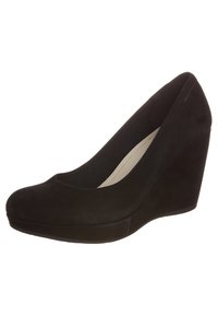 Zwarte suède sleehak schoenen met een ronde neus en een gladde textuur. Heeft een verborgen platform en een strakke uitstraling, ideaal voor verschillende gelegenheden.