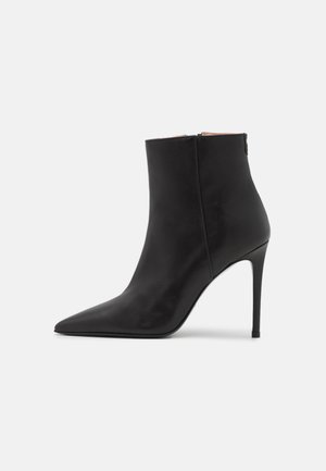 High Heel Stiefelette - black