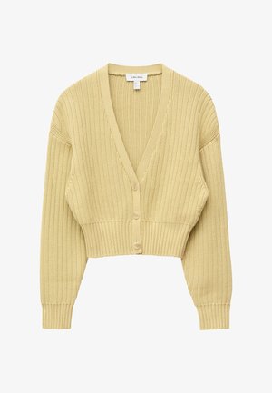 Beige geripptes Strick-Cropped-Cardigan mit langen Ärmeln und drei Knöpfen vorne.