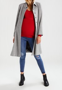 Zalando Essentials Maternity Sweter