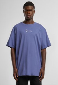 Karl Kani SMALL SIGNATURE ESSENTIAL TEE - Print T-shirt - dark blue