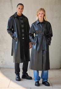 Calvin Klein Jeans - EXCLUSIVE LONG OVERCOAT UNISEX - Klasičan kaput - black Minijatura 1