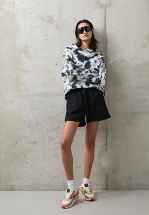 Nike Sportswear W AIR MAX 90 SE AMD biały