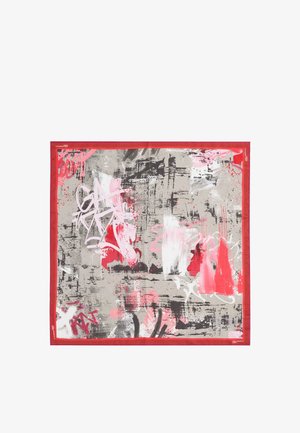 Kwadratowa jedwabna chusta z szarym tłem, z abstrakcyjnymi wzorami w odcieniach różu, czerwieni i bieli, otoczona solidną czerwoną ramką.