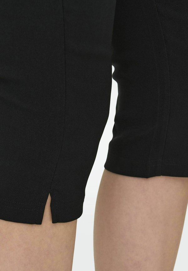 NORMAL GESCHNITTEN MITTLERE TAILLE BERMUDA - Shorts2