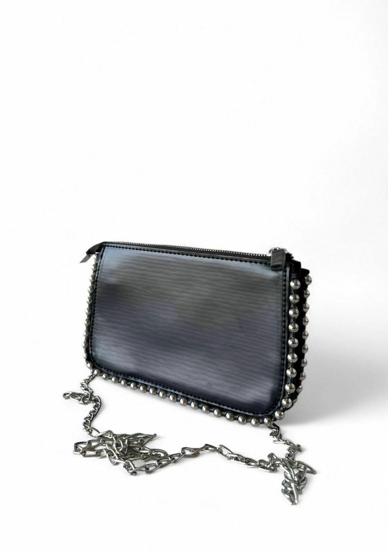 Mianqa Clutch - black