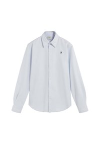 Camisa de botón de manga larga de color azul claro con cuello y pequeño logo de calavera y huesos cruzados en el lado izquierdo del pecho.
