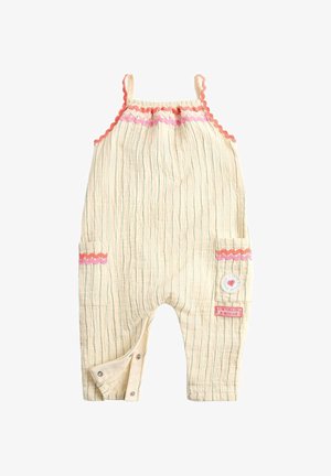 Baby heldragt i cremefarve med tynde, lodrette striber, lyserød og koral rickrack kant, to forlommer og trykknapper ved skridtet.