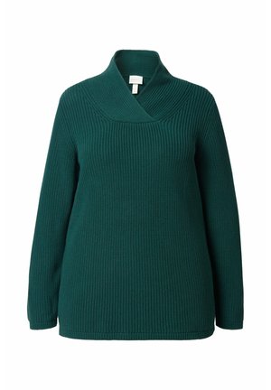 Pull en maille côtelée vert foncé avec un col châle croisé et des manches longues. Texture douce ; coupe décontractée avec un ourlet droit.