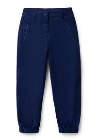 Tmavě modré kalhoty s přiléhavým střihem, vybavené zapínáním na knoflík, zipovými kapsami a elastickými manžetami pro zúžený vzhled.