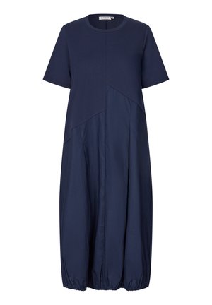 Marineblauwe midi-jurk met korte mouwen, verschillende stofpanelen, ronde halslijn en geplooide elastische zoom.