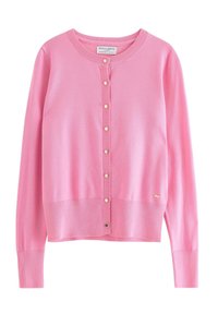 Vaaleanpunainen villatakki, jossa on pyöreä kaula-aukko, pitkät hihat, napitettava etuosa kultaisilla napeilla sekä ribbireunat ja hihansuut.