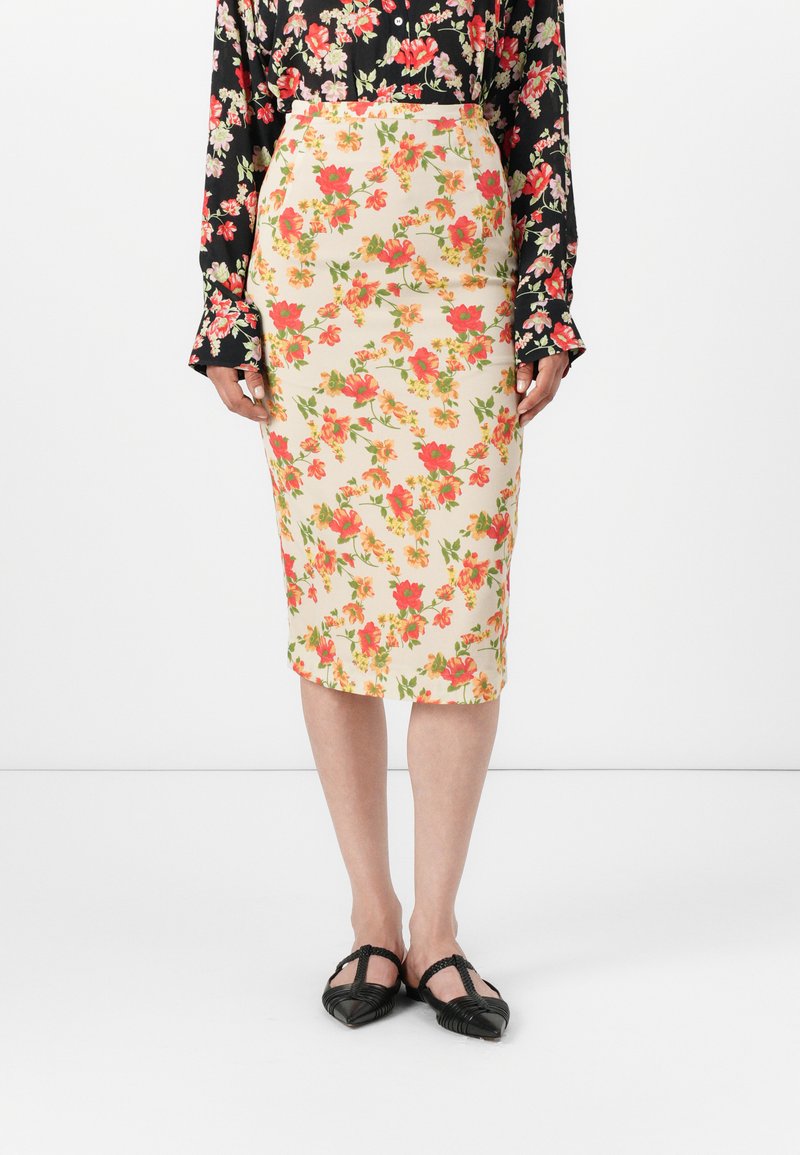 N°21 Kokerrok crème N°21 Kokerrok crème