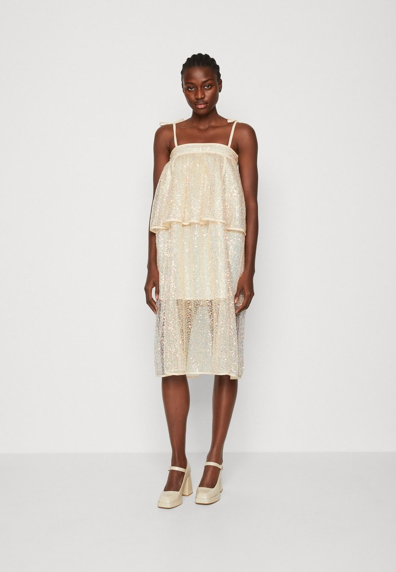 Stella Nova BECCA Cocktailjurk seashell shimmer/crème Zalando.nl