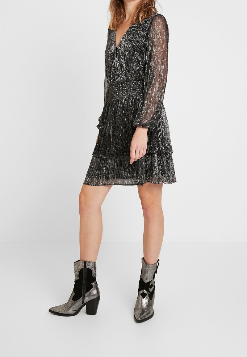 forever new metallic dress Buy Forever New Jayden Petite Metallic Pleated Maxi Dress Online
