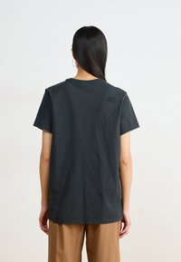 Thumbnail Image 4