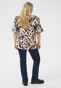 Kaffe Curve KCPACA - Bluse - beige black peach blurry leaf