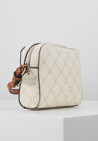 Tamaris ANASTASIA - Clutch - ecru