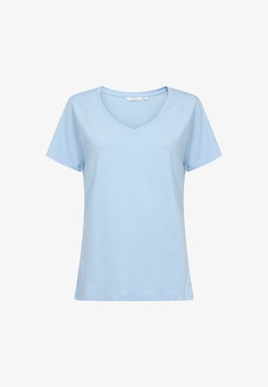 Hele sinine V-kaelusega t-särk, mis on valmistatud pehmest puuvillast. Lühikesed varrukad ja lõdvem ristlõige. Joonistab jalgevahel peene logo. Sujuv tekstuur.