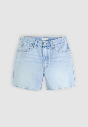Lysblå denimshorts med fem-pockets design, knaplukning og let fransede kanter. Stoffet har et blødt, textureret udseende.
