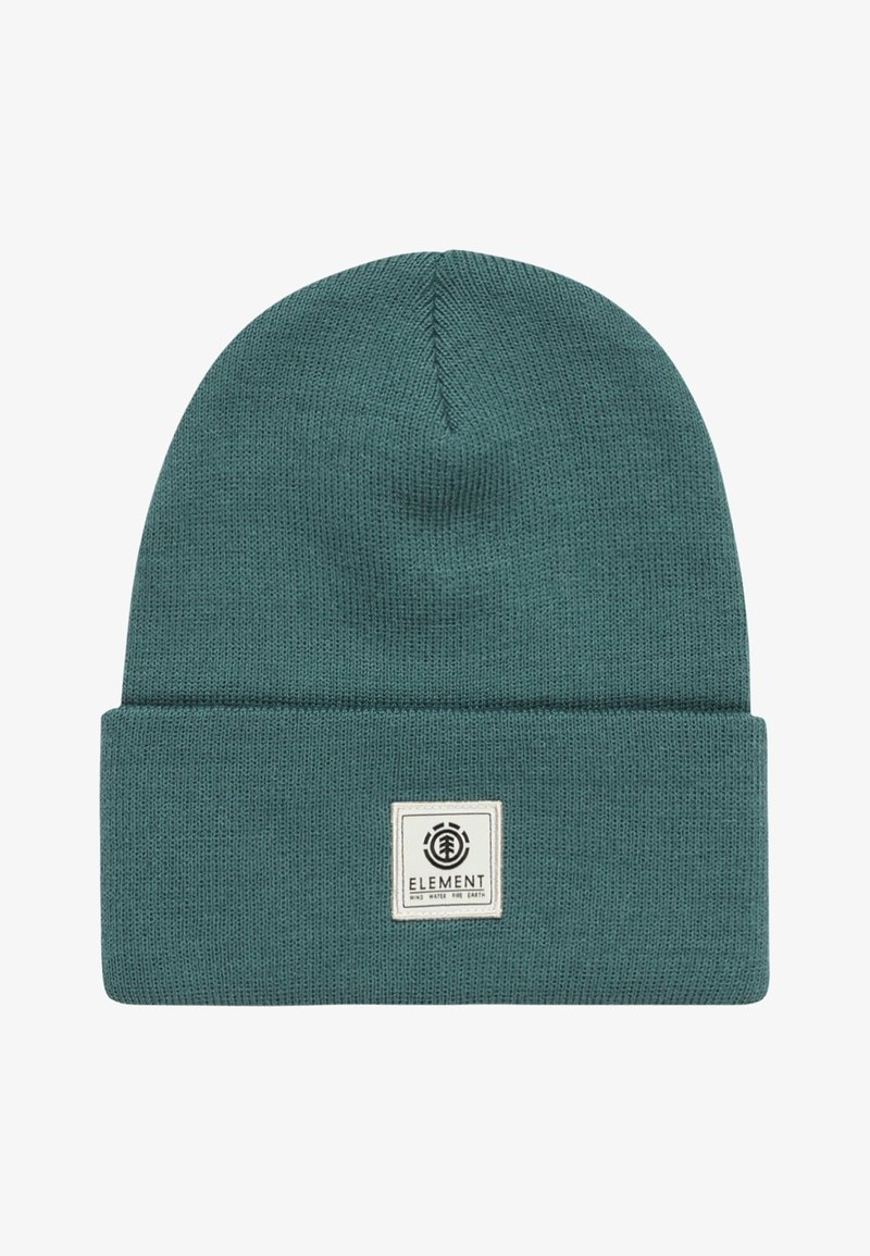 Teal neulepipo, jossa on käänteinen reuna ja neliömallinen logo-otsikko, jossa lukee "ELEMENT". Pehmeä tekstuuri; yksinkertainen, tiukka istuvuus.