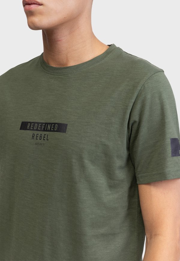 GUTI TEE - Print T-shirt - thyme3