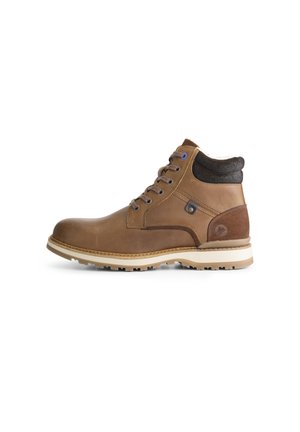 Bruine leren mid-top boot met een geribde donkerbruine kraag, blauwe oogjes en een witte rubberen zool. Kenmerkt zich door textuurleer en stikseldetails.