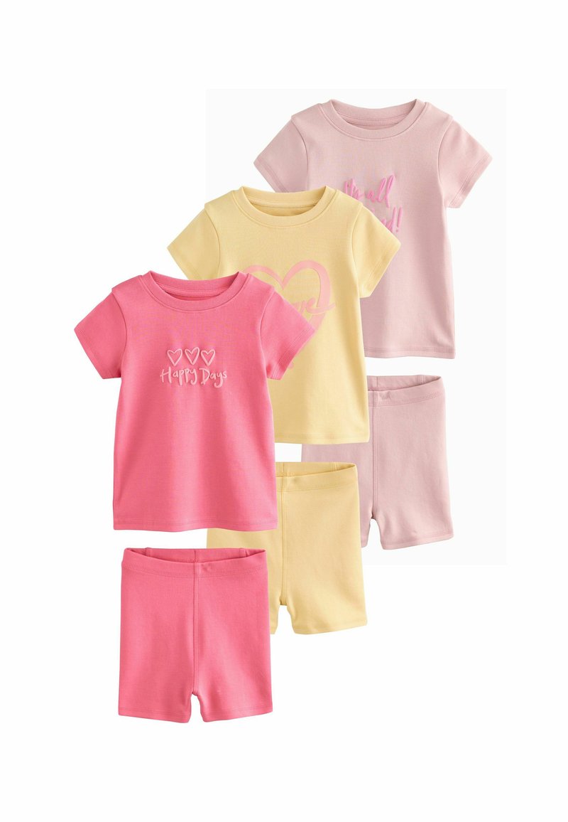 Ensemble de vêtements pour enfants composé de quatre pièces, comprenant des t-shirts et des shorts en coton rose, jaune et rose clair, avec des designs imprimés sur certains des hauts.