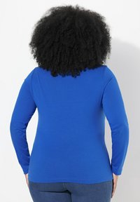 Ulla Popken ROLLKRAGEN - Langarmshirt - royal blue