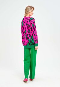 Cesare Gaspari Maglione - fushia