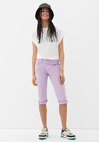 QS CAPRIS - Denim shorts - lavendel