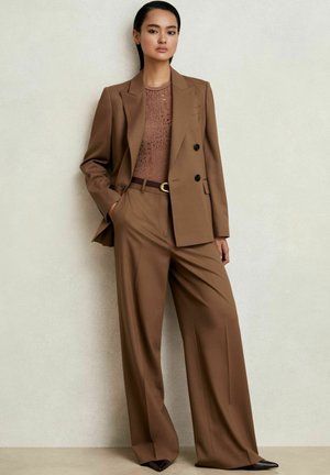 REGULAR FIT - SOLENE DOUBLE BREASTED  - Blazer - tan