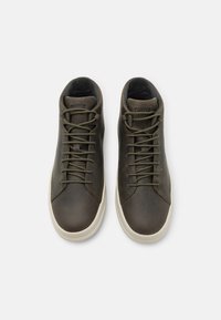 Camper CHASIS SPORT ciemnozielony