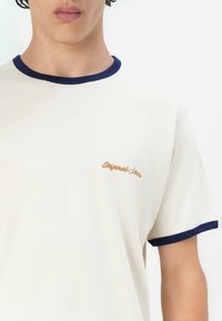 Jack & Jones JORNORREBRO RINGER TEE CREW NECK - T-shirts basic - antique white