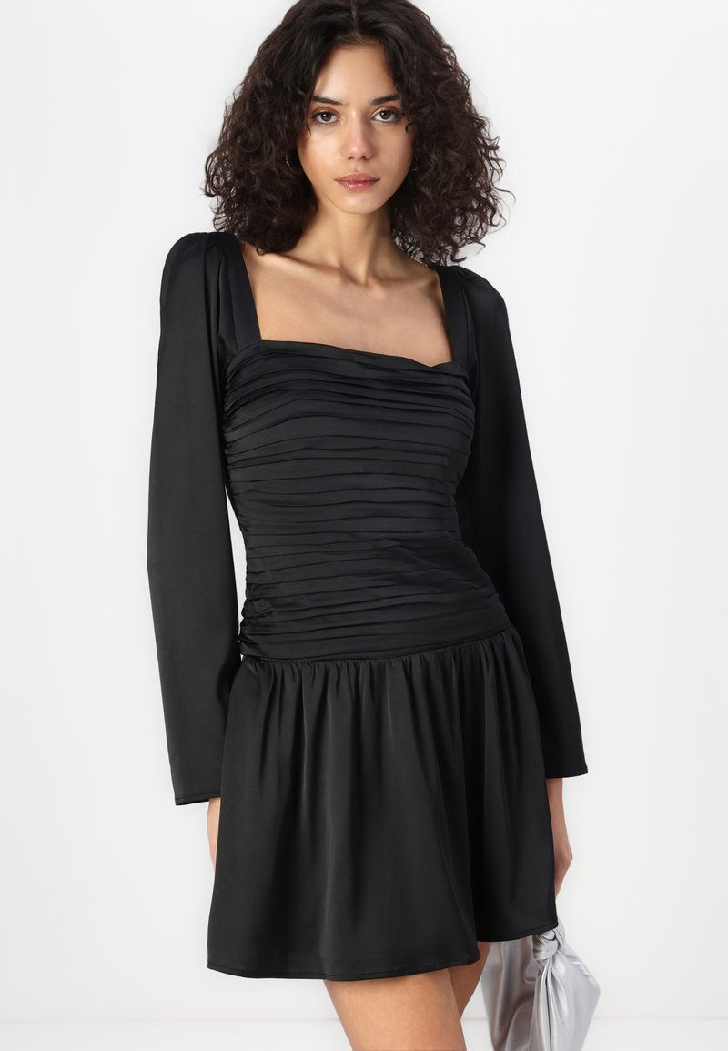 Abercrombie & Fitch The A&F Emerson Drop-Waist Satin Mini Dress - Cocktail dress / Party dress - black beauty/black - Zalando.ie Abercrombie & Fitch The A&F Emerson Drop-Waist Satin Mini Dress - Cocktail dress / Party dress - black beauty/black - Zalando.ie