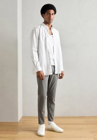 Lindbergh DRAWSTRING PANTS - Hlače - dark deep grey