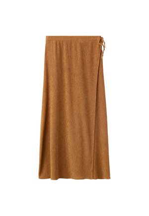 Jupe midi en maille marron avec fermeture à nouer sur le côté et ourlet droit sur fond blanc.