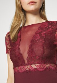 Pieces PCSICCA - Body - tawny port