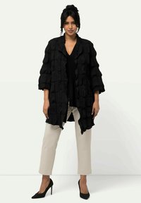 Ulla Popken - BUBBLE TEXTURED 3/4 SLEEVE - Summer jacket - black Thumbnail Image 1