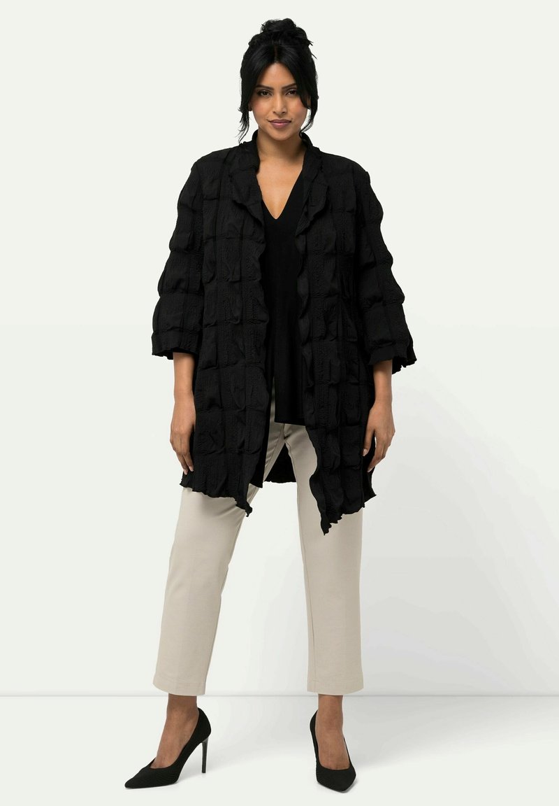 Ulla Popken - BUBBLE TEXTURED 3/4 SLEEVE - Summer jacket - black, Enlarge