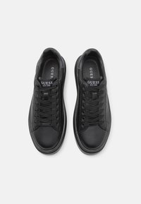 Guess ELBA - Joggesko - black