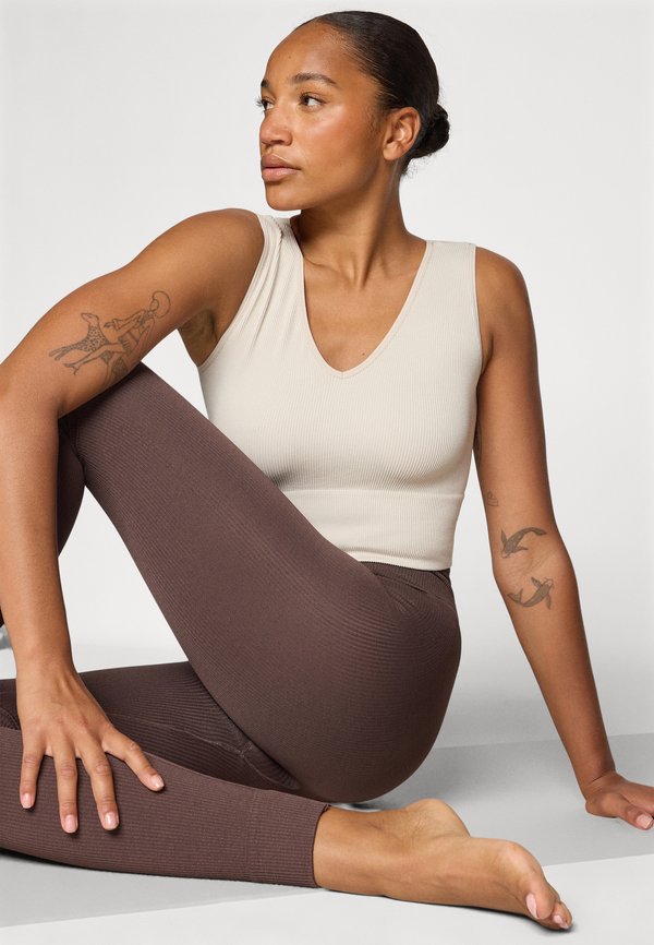 ONPJAIA LIFE CROP SEAM - Top - nacreous cloud3