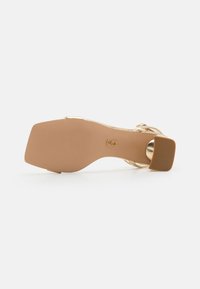 Steve Madden LUXE  - Sandaler - gold