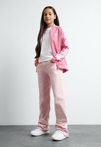 adidas Originals TRACK UNISEX - Mikina so zipsom - rose tone